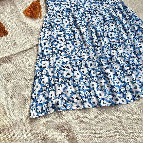 Blue Floral Cross-back Dress - Picture 3 of 6